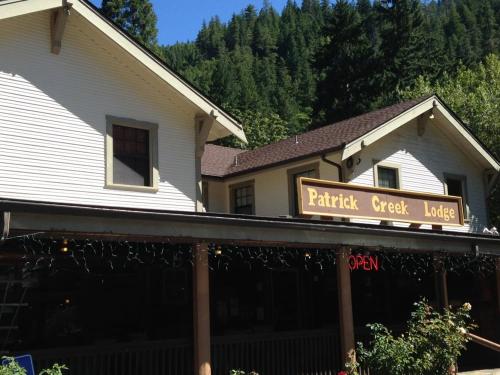 Patrick Creek Lodge