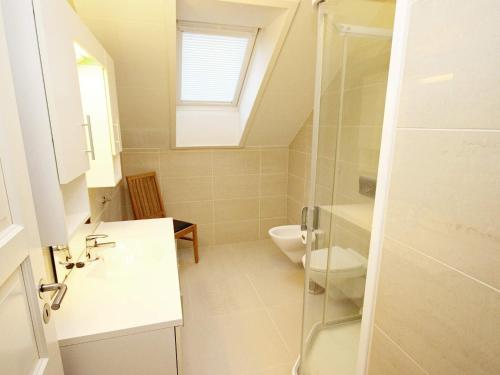 Five-Bedroom Holiday home in Jelsa 2 - image 6
