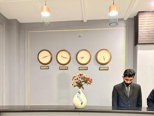 Royalton Hotel Faisalabad - image 3