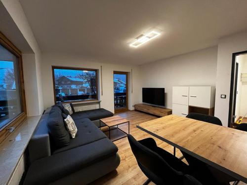 Apartment with Mountain View