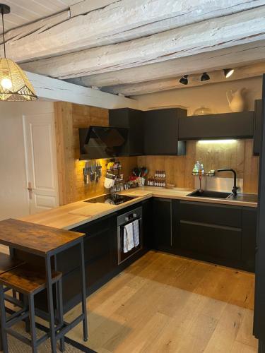 virtuve, Le Chalet de Carole in Kadeaka