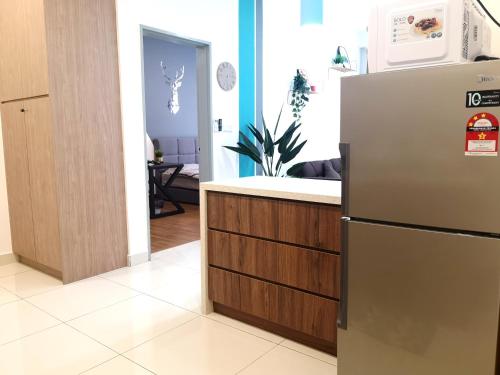 Pinnacle Sri Petaling nearby Stadium Bukit Jaili Cozy 8ppl Maxine suite near Sri Petaling LRT Station