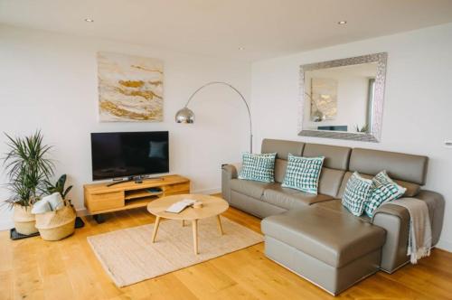 Picture of Stunning Panoramic Sea View Apartment By Truabode Holiday Lets & Short Lets Newquay - Porth With Fre