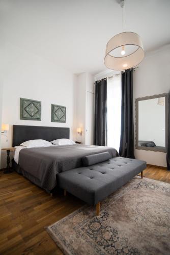 Emporikon Athens Hotel