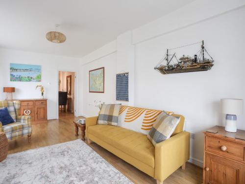 A szálláshely kívülről, 2 The Coach House in Red Wharf Bay