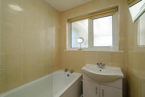 61 Fairfield Road - image 3