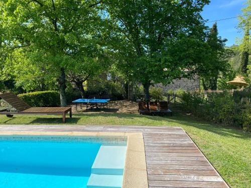 GITE LES GRANDES VIGNES, SUD Ardèche, indépendant et privatisé, piscine chauffée, climatisation, SPA, 11 chambres, 8 salles de bains