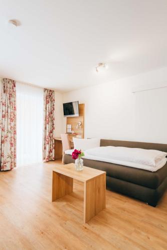 Hotel Andres - main image