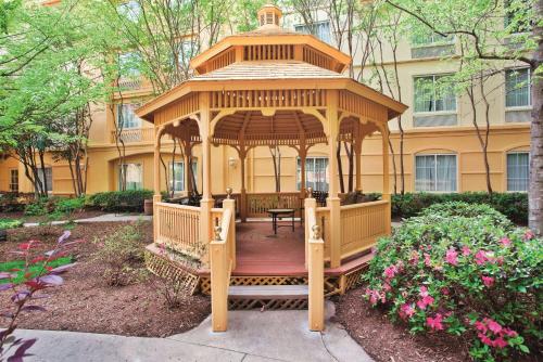 La Quinta Inn & Suites by Wyndham University Area Chapel Hill, Durham