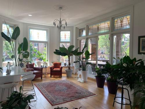  Stylish 3-bdrm apt. w/ terraces next to the beach in Den Haag