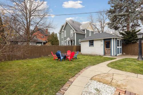 Historic + Pet-Friendly Gem in เบย์ซิตี้ (MI)