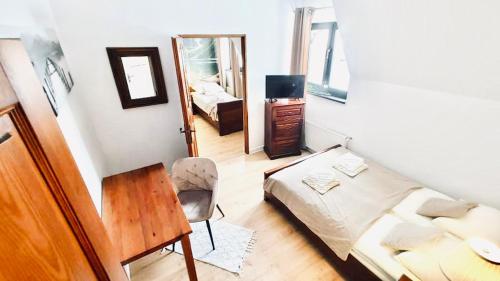 Quadruple Room image 5