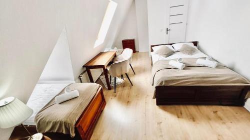 Quadruple Room image 9