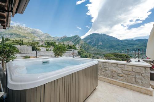 อ่างแช่น้ำร้อน, Stara Čaršija Hotel & SPA (Stara Carsija Hotel & SPA) in สตาริ บาร