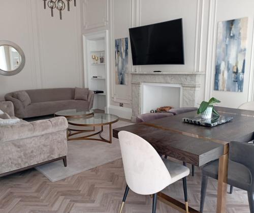 Woodside Crescent, 14 Flat 1