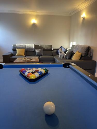 Llanfair Hall, Dog Friendly, Cinema, Games Room, Hot Tub