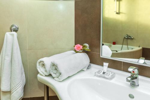 Egnatia Hotel - image 2