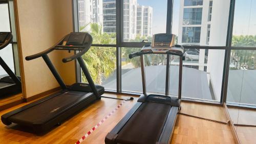 Newly Furnished bright and cozy studio apartment - Damac Hills, Dubaj (zdjęcie 7)