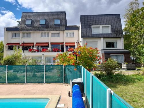 Hotel La Longue Vue - Hôtel - Gennes-Val-de-Loire