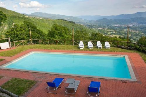Úszómedence, Hai mai dormito in un metato? in Villa Collemandina