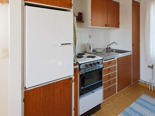 Holiday home in Hamburgsund 3 - image 10