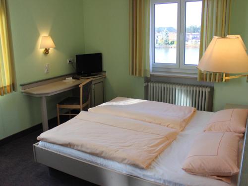Hotel Gasthof Seehof - Tap to explore photos