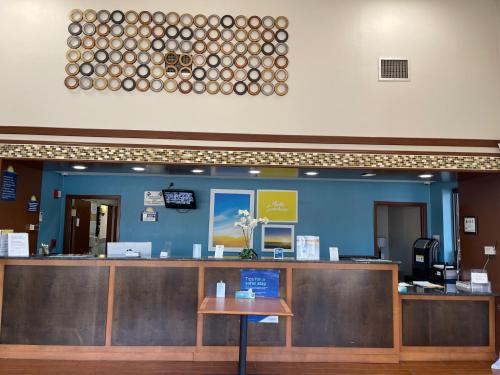 Lobi, Days Inn by Wyndham Fayetteville-South/I-95 Exit 49 in Fayetteville (NC)