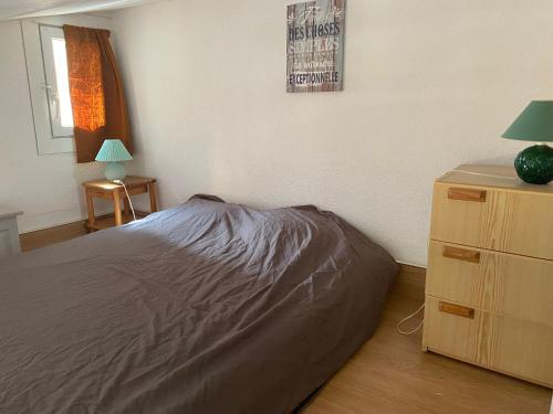 Joli appartement mezzanine avec parking et wifi La Roquille 3