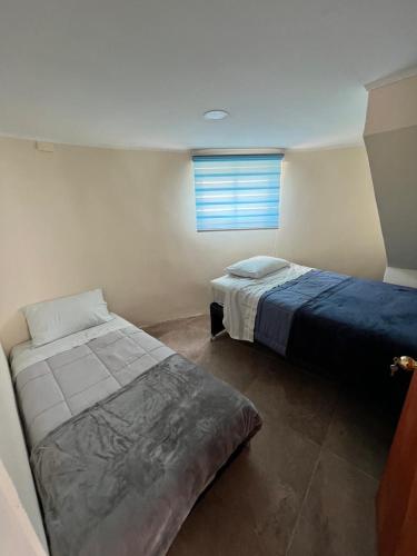 1 double bed, 2 twin beds
