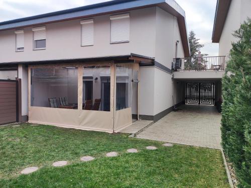 balkon/terras, Szíriusz Apartmanház (Sziriusz Apartmanhaz) in Ovaros