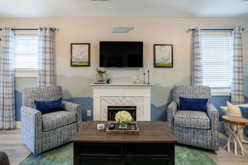 Blue Valley Inn - Hot Tub & Spacious Play Area! in Knoxville, USA