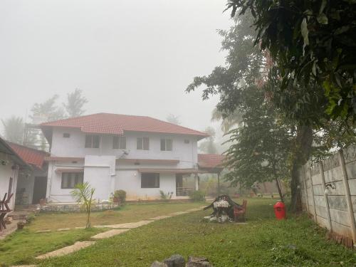 3 bedrooms, 4 beds