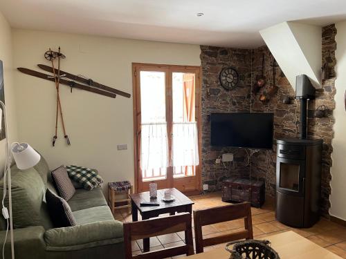  Cases Roses in Escaló