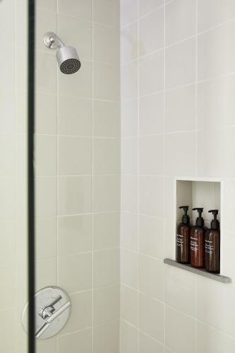 2 bedrooms, 4 beds