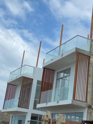 Triplex Casa Blanca