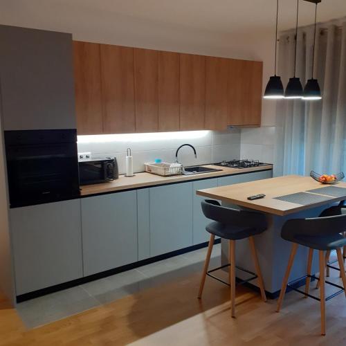 Kitchen, Mabela in Virovitica