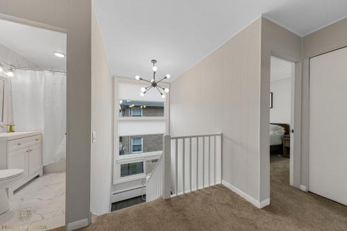 Northside FAMLYNEST Lincoln Sq 4BR 2BA 2P Rare find in Chicago, USA