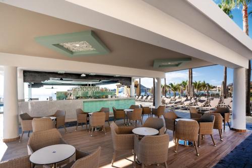 Bar/lounge, Riu Santa Fe - All Inclusive in Cabo San Lucas
