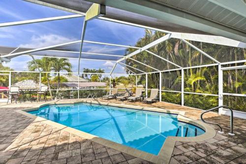 Heated Pool, Canal Views, Gulf Access, Sleeps 8 - Villa Santa Rosa