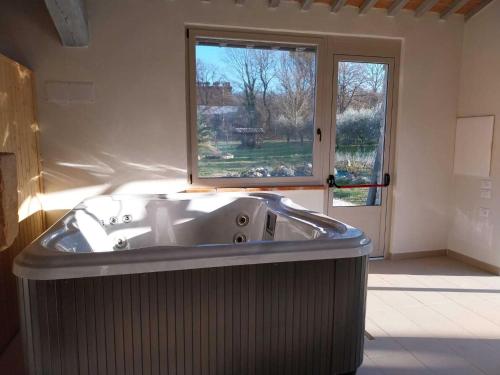 wellnessfaciliteiten, Cottage in Todi with Pool and Sauna in Cecanibbi