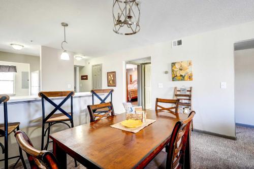Beautiful Branson Condo with Golf and Pool Access! in Branson, USA