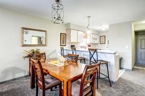 Beautiful Branson Condo with Golf and Pool Access! in Branson, USA