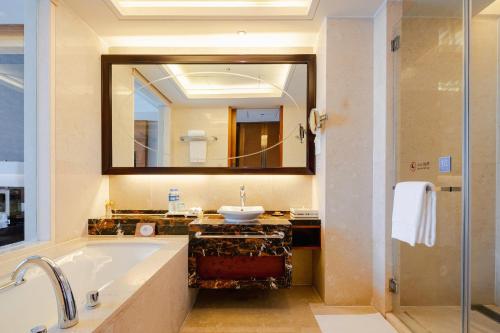 room detail thumbnail 2