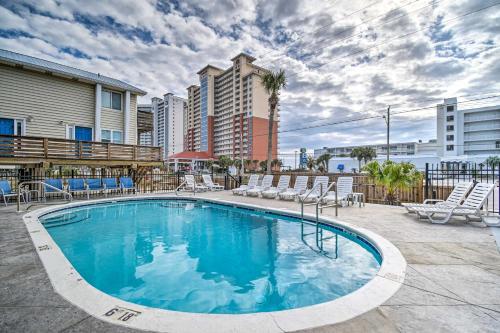 Gulf Shores Condo with Pool and Grill Walk to Beach! near Subway