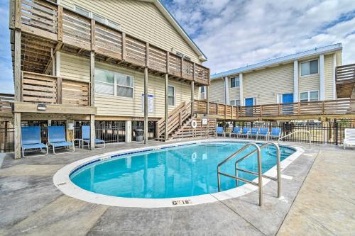 Gulf Shores Condo with Pool and Grill Walk to Beach! near Subway