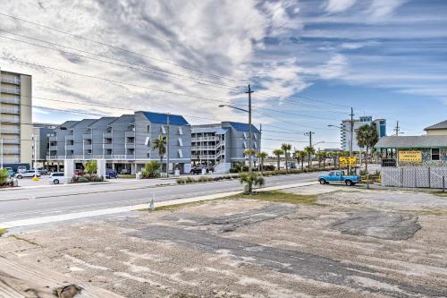 Gulf Shores Condo with Pool and Grill Walk to Beach! near Subway