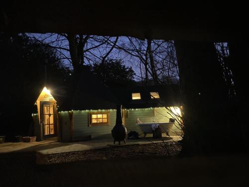 Punch Tree Cabins Couples Outdoor Bath