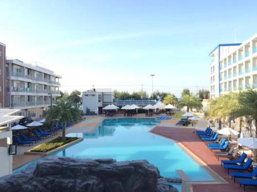 Grand Blue BestFamily Sea&Pool view 2BR apart 56m2, Ban Tha Fat