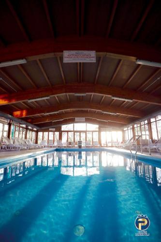 منظر, Hotel Ravni Gaj in كراجوجفاك