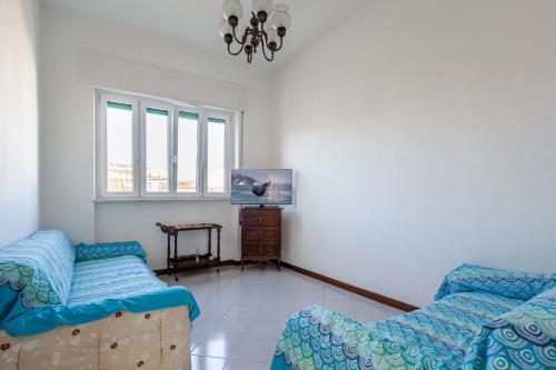 GuestHost - Viareggio Roomy Apartment with Balconies, Viareggio